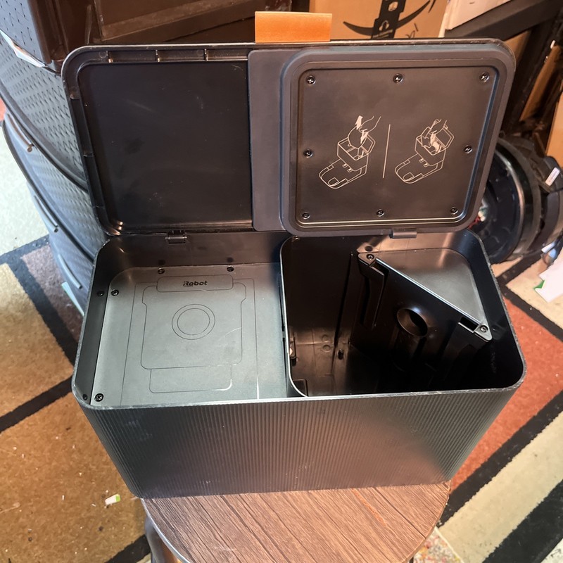 iRobot Clean Base Charging Dock Roomba j5 j6 j7 i3 i4 i5 ADG-N1 Top Half W Lid gallery