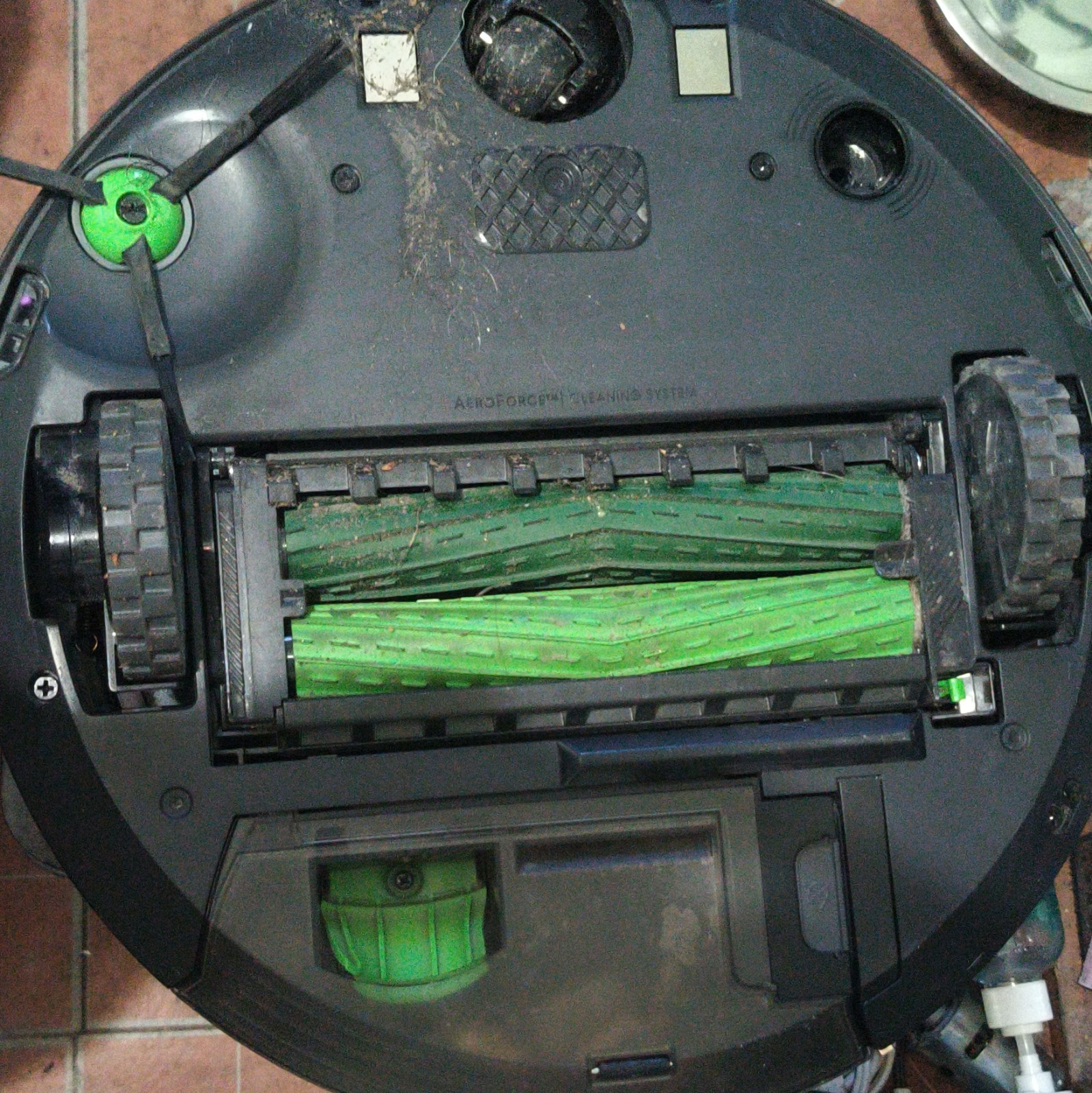 iRobot Roomba J7 WiFi Connected Smart Mapping Robot Cleaner Vacuum gallery