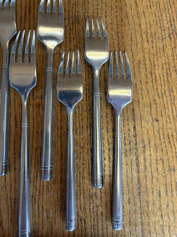 Hampton Silversmith Ritz Satin Stainless Flatware Forks Knives Silverware Lot 18 gallery