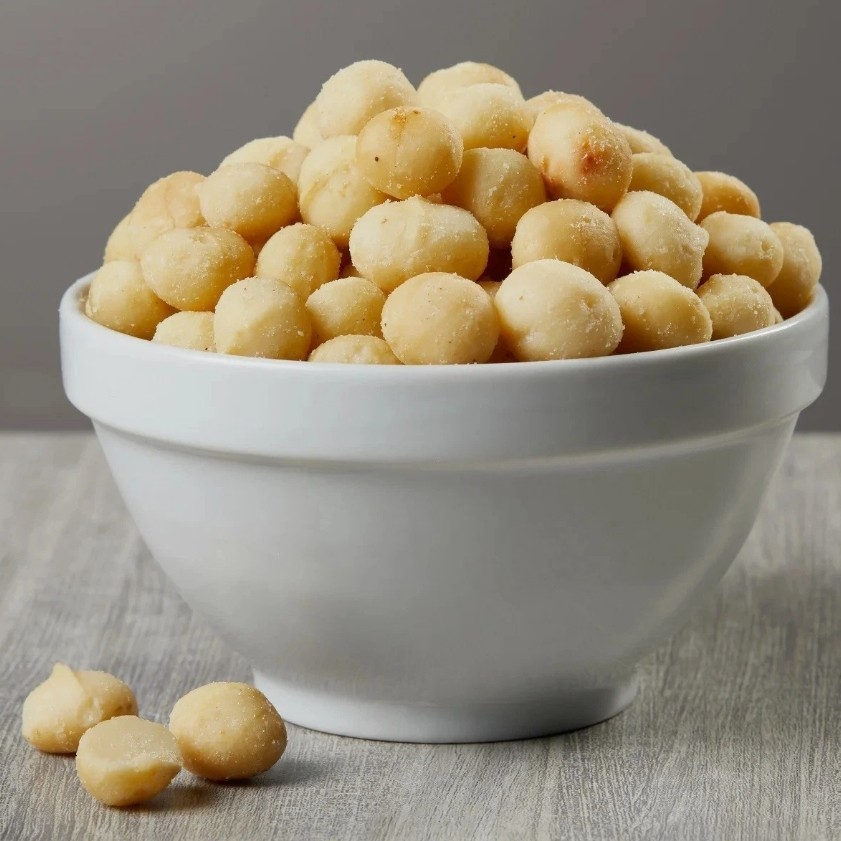 Kirkland Signature Dry Roasted Macadamia Nuts Sea Salt 24oz Bags gallery