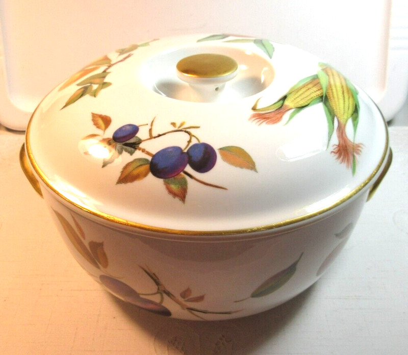 Royal Worcester EVESHAM GOLD *1 Round Covered Casserole-3 Qt* 8 1/2" England gallery
