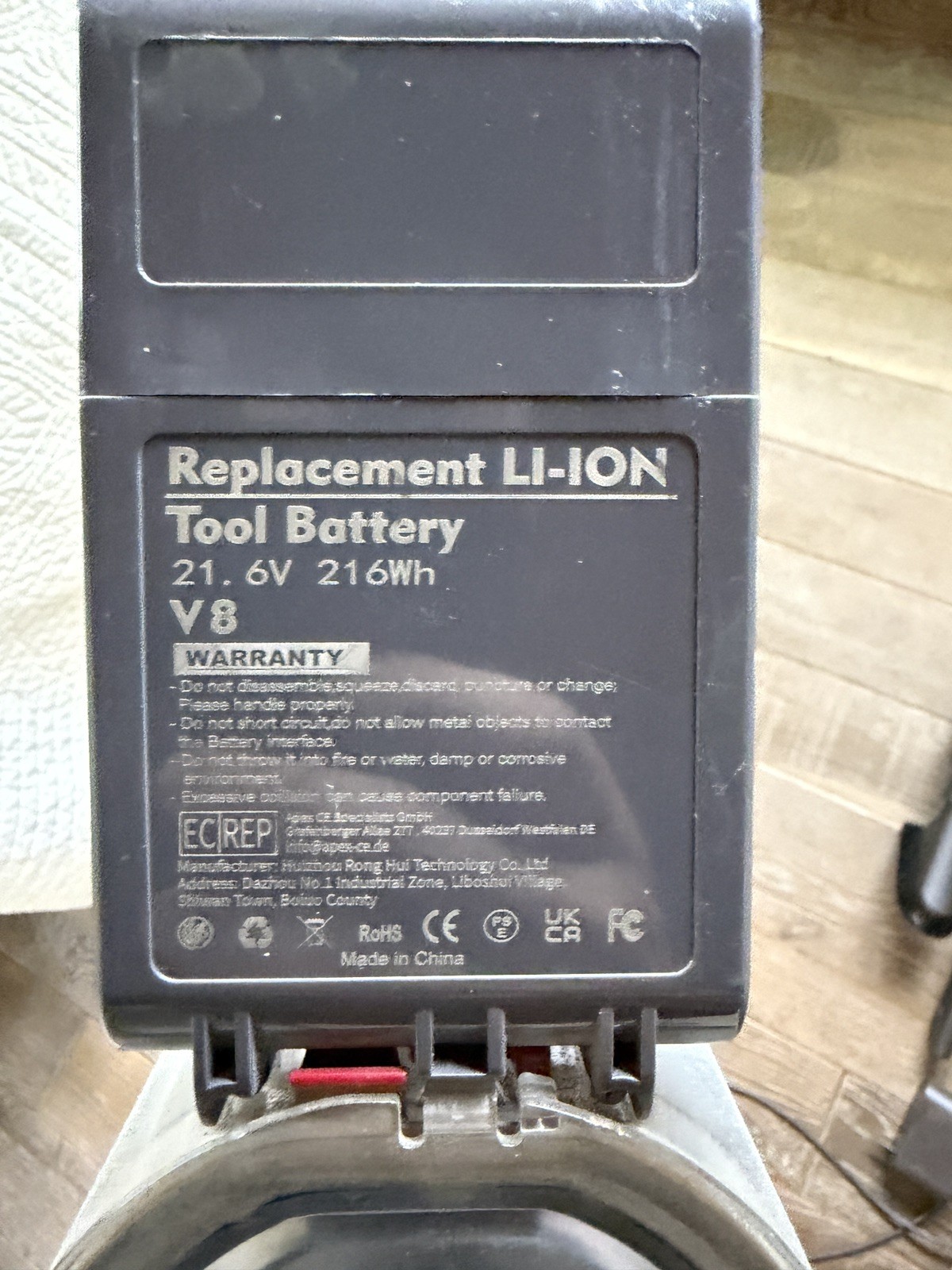 Dyson V8 Animal Cordless Vacuum Cleaner Stick For Parts gallery