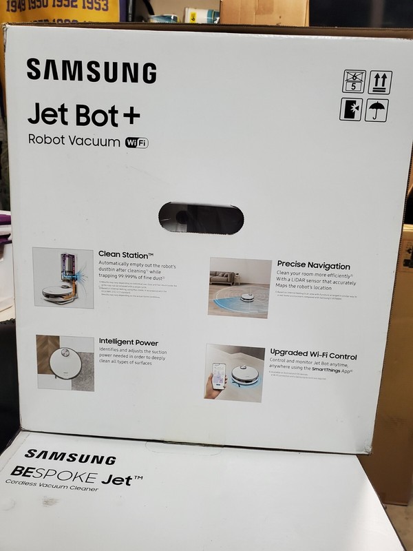 Samsung - Jet Bot+ Robot Vacuum with Clean Station - White - NEW IN BOX! gallery