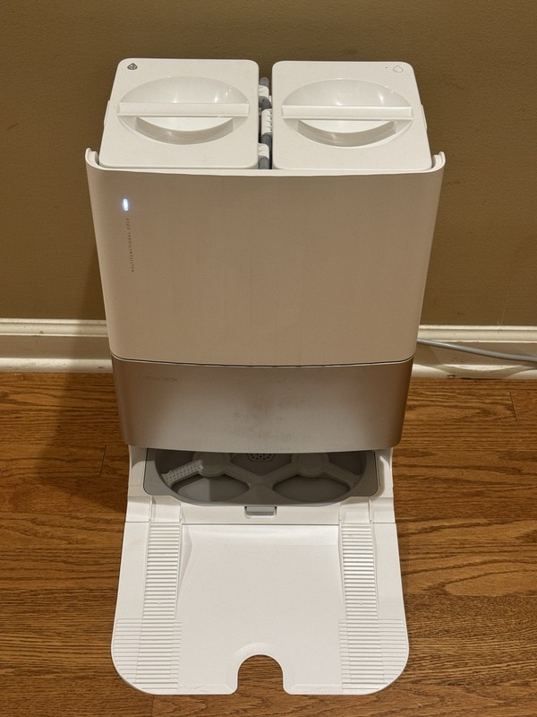 Roborock Q Revo Master(EWFD22LRR) Empty Wash Fill Dock ONLY-Used 40 Hr-Excellent gallery