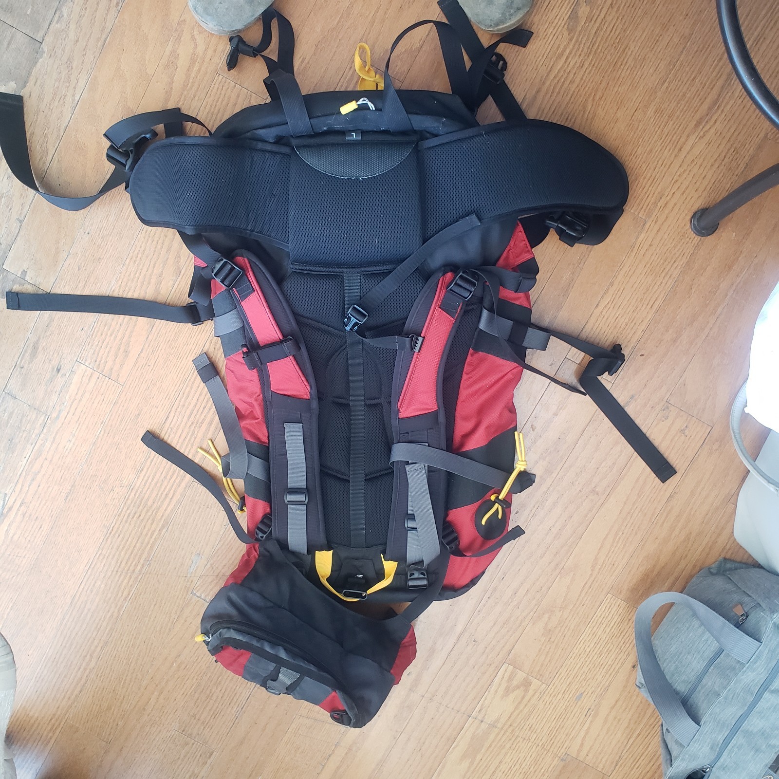 L.L. Bean Womens Red Mountain Guide Trailing Backpack Hiking Bag Internal Frame 4