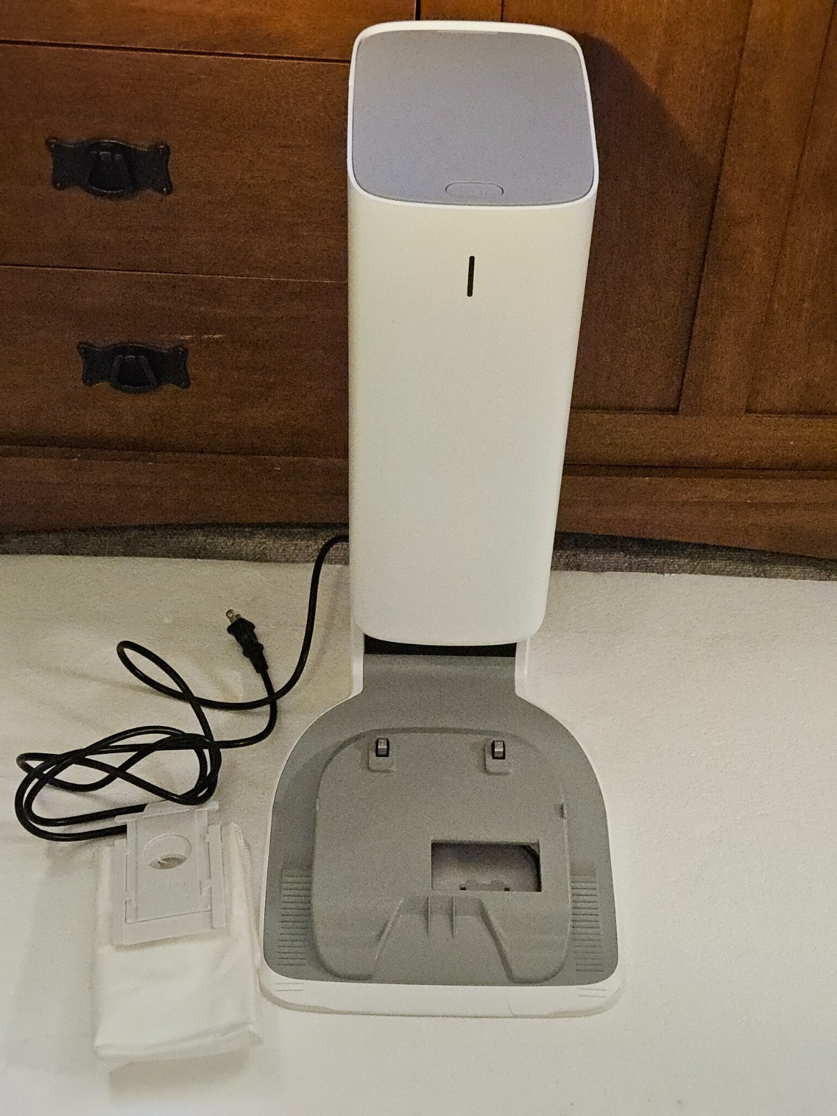 Samsung Clean Station Auto-Empty Dock for Jet Bot Vacuum VCA-RAE85A with 2 Bags gallery