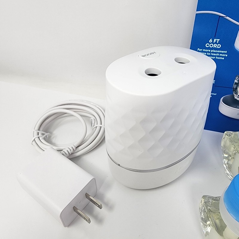 Febreze Plug Scent Booster Starter Kit Oil Diffuser+ 2 Downy Calm Refills gallery