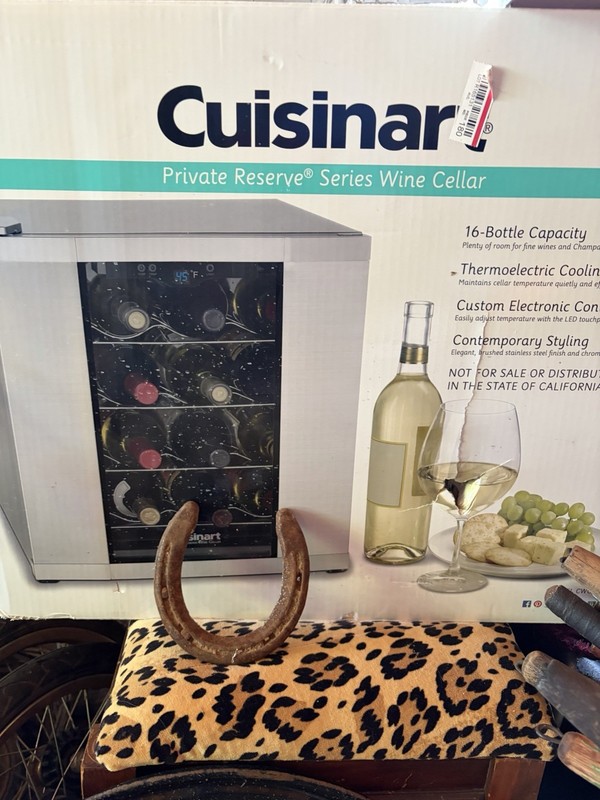 Cuisinart Private Reserve 16-Bottle Thermoelectric Wine Cellar, Digital Display gallery
