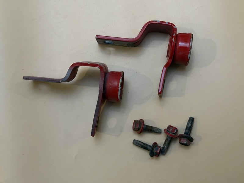 Rear Tailgate Hinge Assembly - Came Off A 1998 Dodge Ram 1500 gallery
