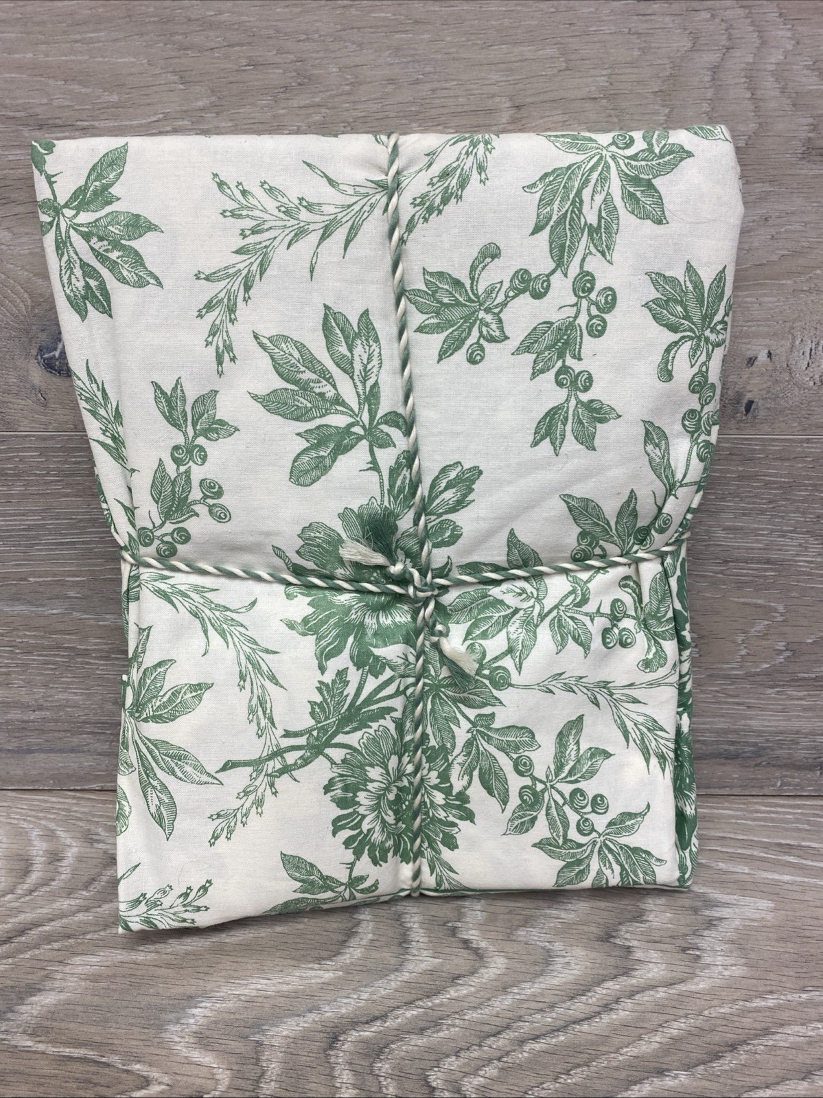 April Cornell Felicity Green Round Tablecloth 100% Cotton 70" NWT gallery