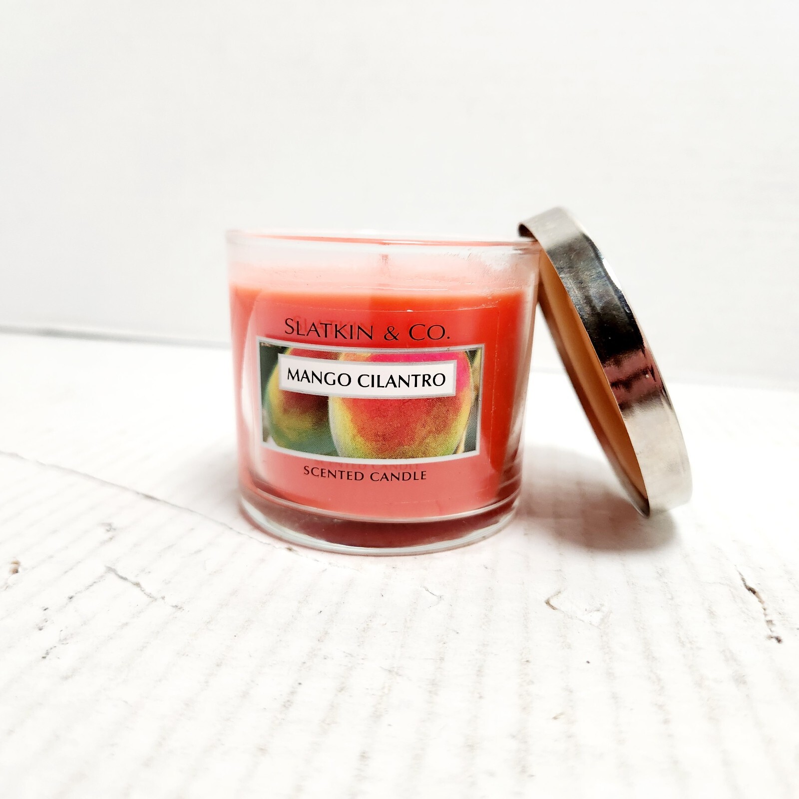 Slatkin & Co Mango Cilantro Scented Candle 4 oz HTF 25-40 Hrs UNUSED 1089A3B2 gallery