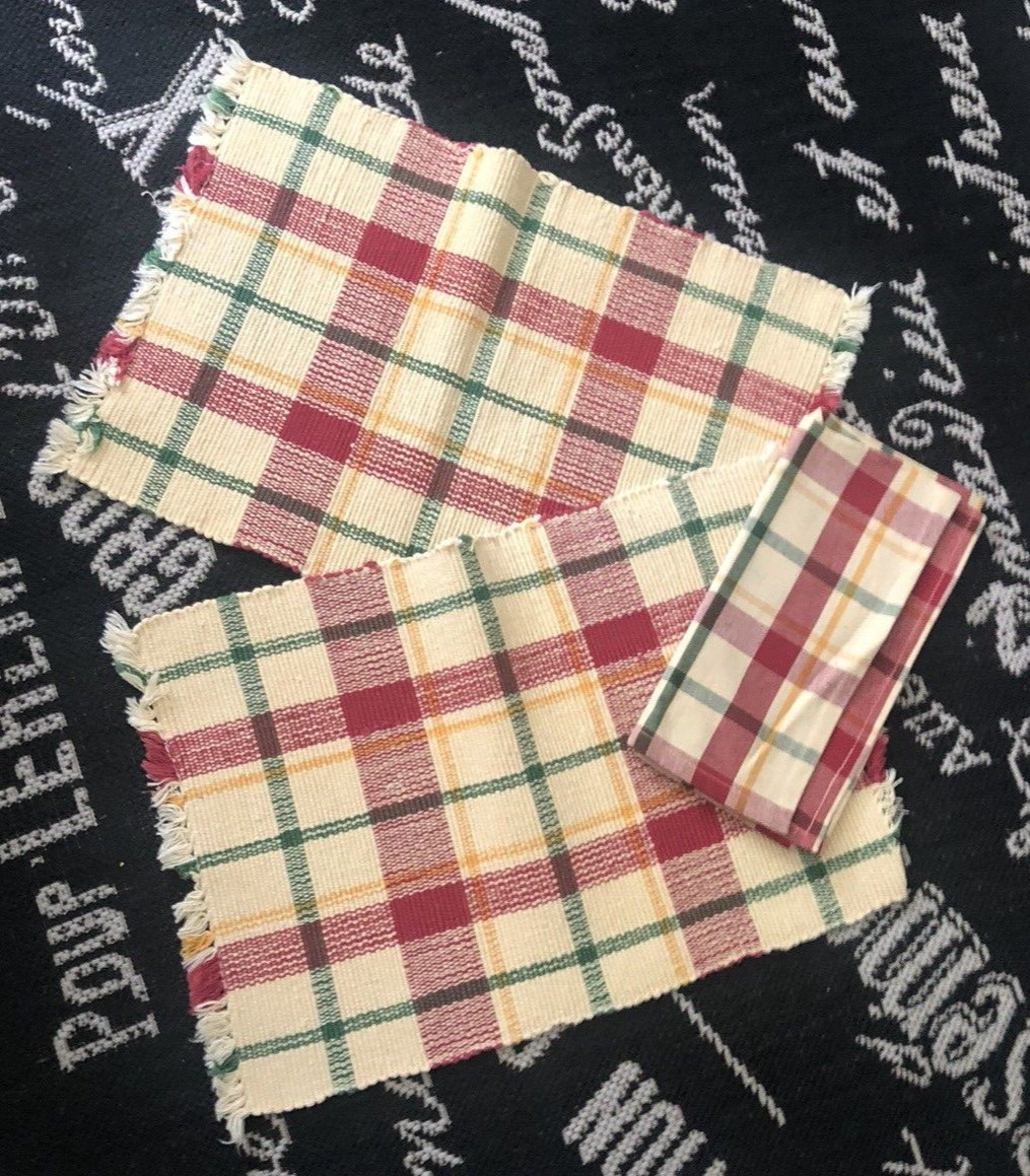 SET 2 Vtg PRIMITIVE ARTISAN Red Yellow Green Plaid Rib PLACEMATS Farmhouse gallery