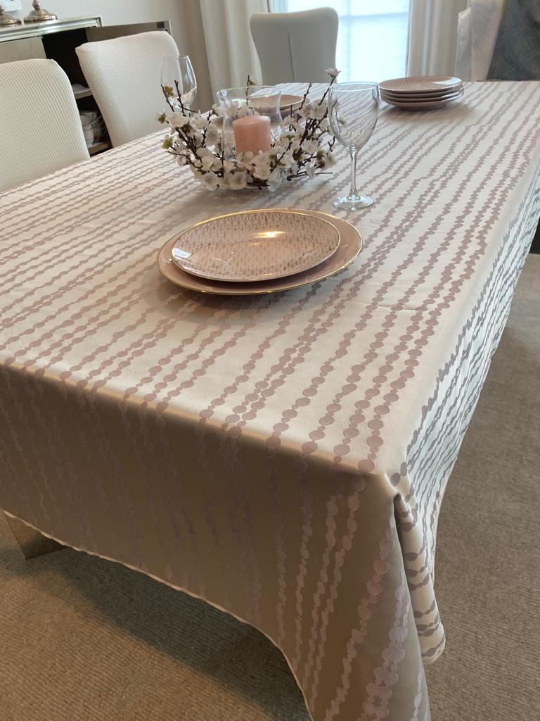 Denton Tablecloth Seemless Machine Washable and Dryable Home & Party Brand New gallery
