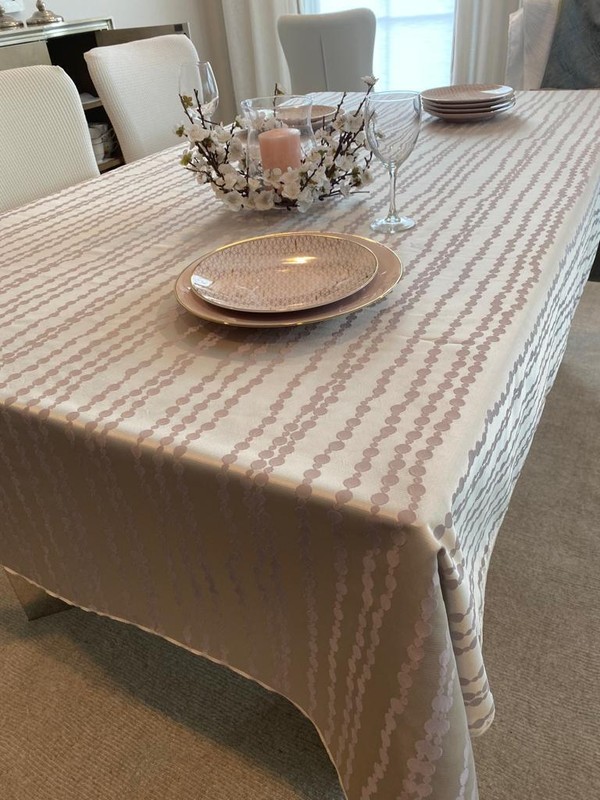 Denton Tablecloth Seemless Machine Washable and Dryable Home & Party Brand New gallery