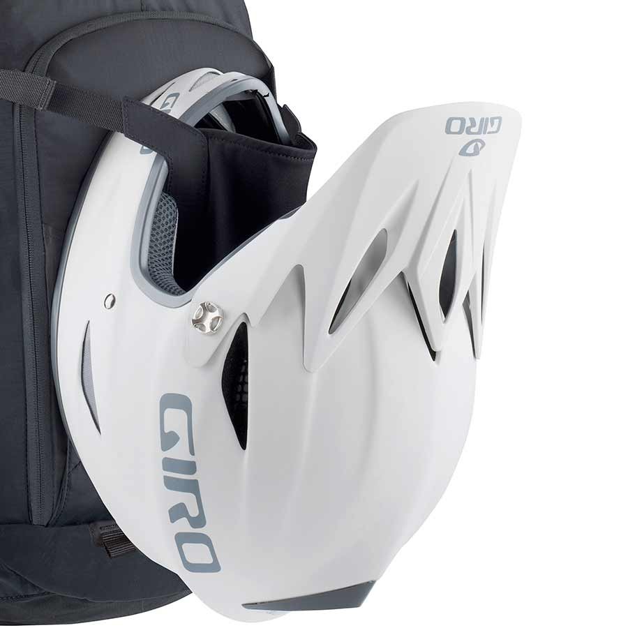 EVOC FR Enduro BLACKLINE 16L Backpack with Ventilated System & Protective Gear 3