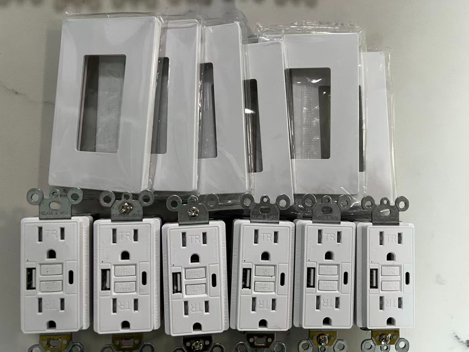 6PACK 15AMP GFCI Outlet with Type A & Type C USB Charging Ports ETL Listed gallery