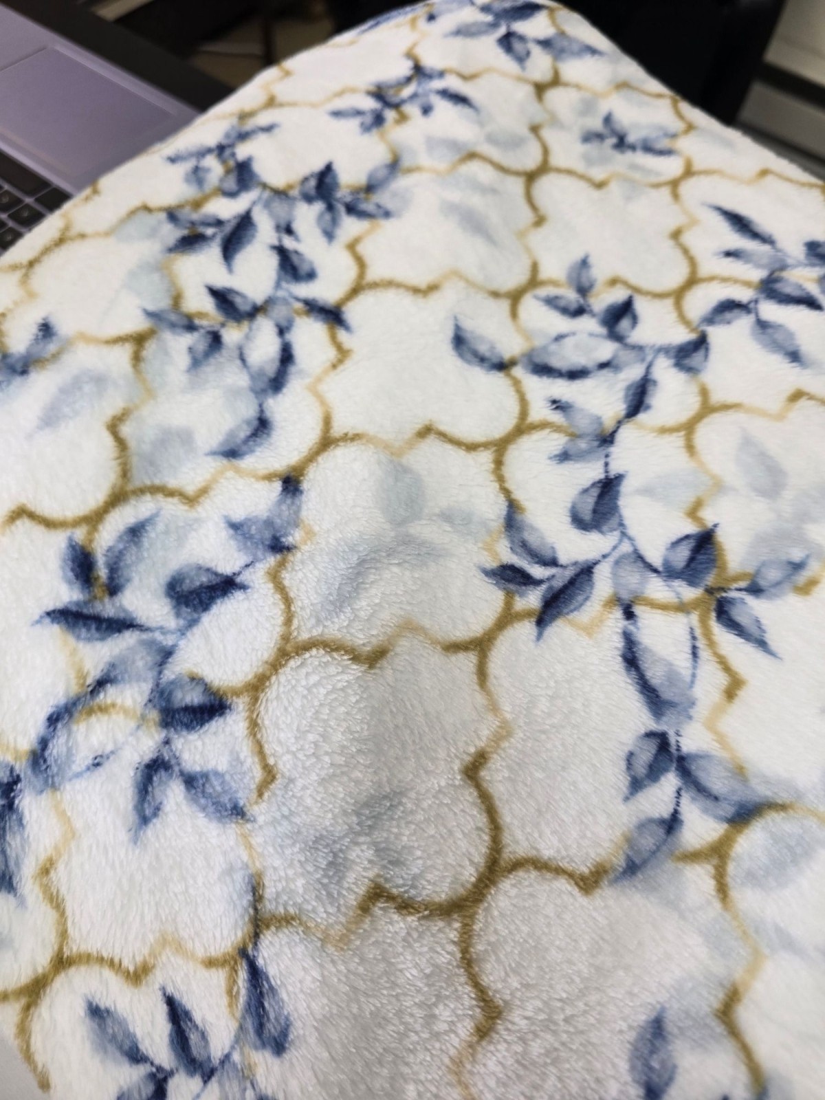 Floral Printed Soft Plush Throw Blanket 60" X 70" White Blue Gold EXCELLENT gallery