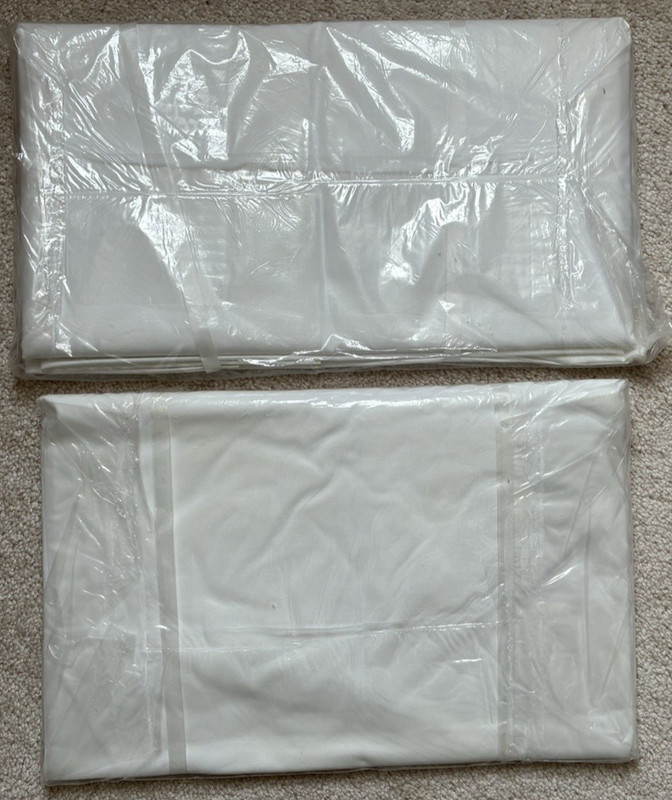 Wamsutta Supercale Plus No Iron White 200 Thread Twin Fitted & Flat Sheet gallery