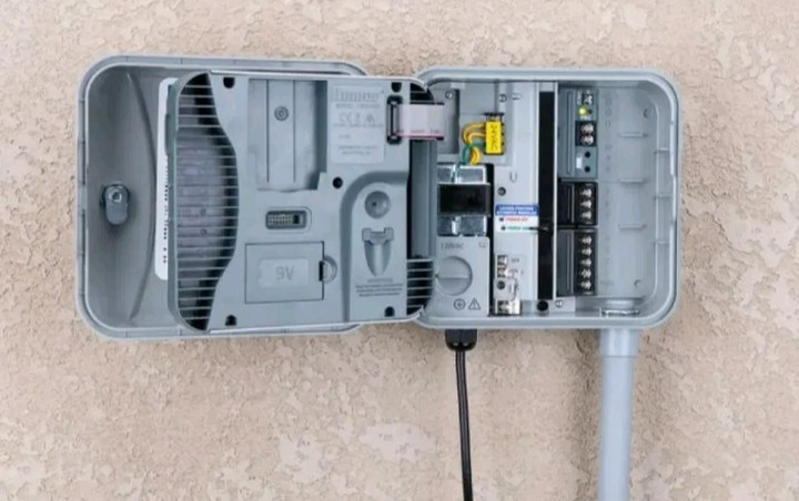 Hunter Pro-C P2C-400 Indoor/Outdoor Controller gallery