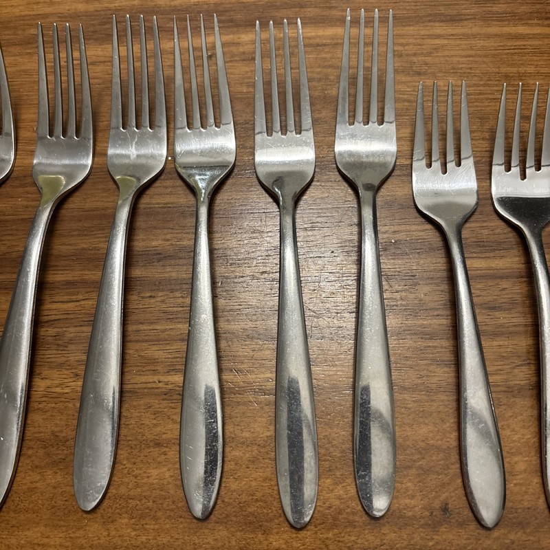 Oneida Stainless Flatware MOONCREST Forks - 6 Dinner & 4 Salad Forks - Lot Of 10 gallery
