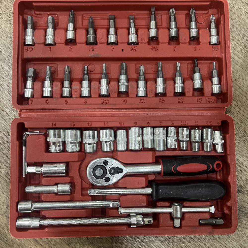 46pcs 1/4in'' NEW SOCKET SET Never Used