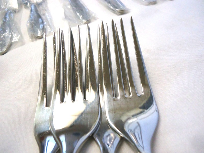 ONEIDA MOONCREST STAINLESS FLATWARE 24-PIECES CHINA gallery