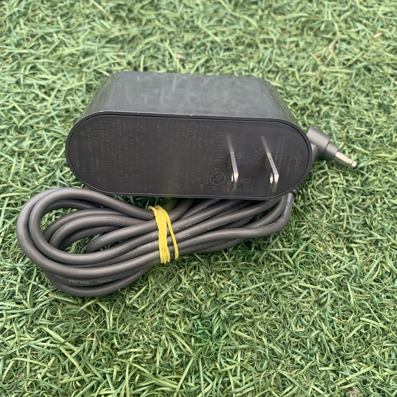 OEM Genuine Dyson Battery Charger Adapter Class 2 Battery Model 217160-02 gallery