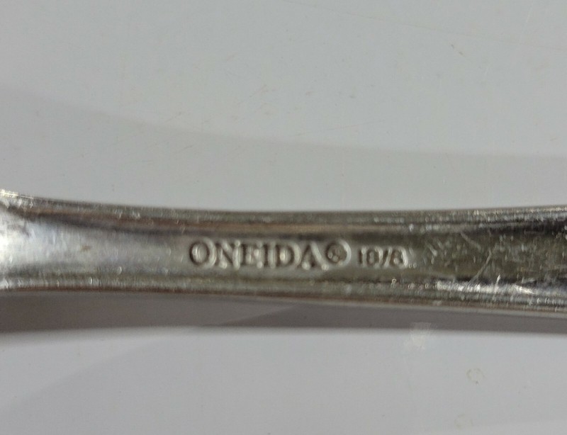 Oneida Flatware Accent Teaspoon 18/8 Stainless Steel 6 Inches Long Minimalist gallery