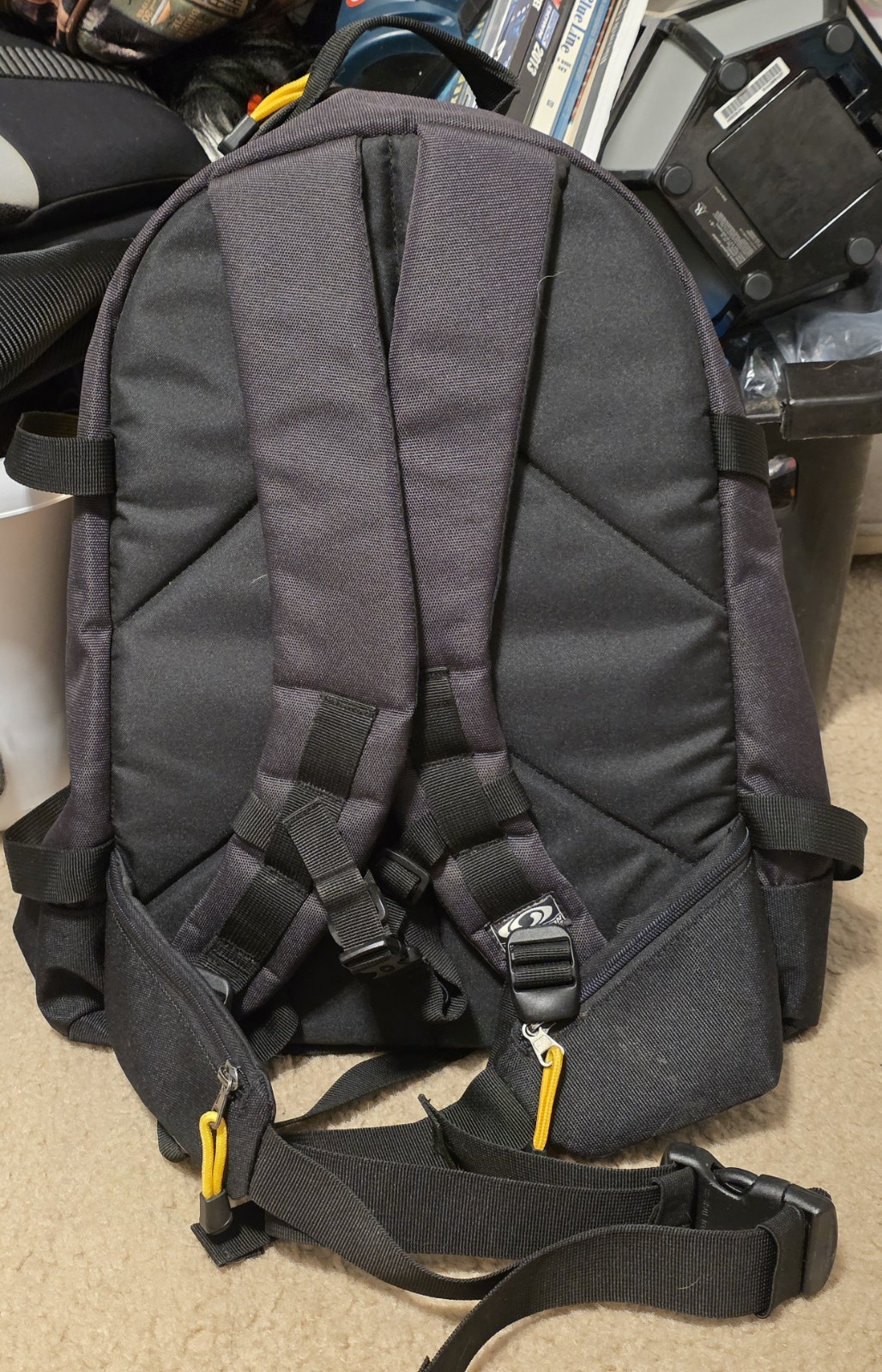 Salomon  Light Backpack Medium Black Yellow Trail Hiking Backpack NOS 2