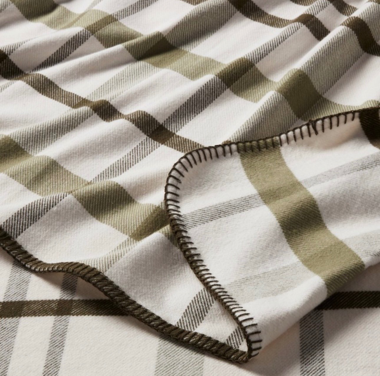 Full/Queen Brushed Cotton Blanket Green Plaid - Threshold gallery
