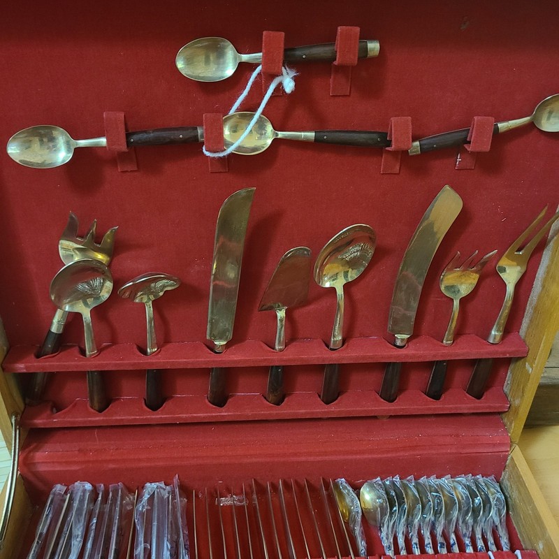 Thai Nickle Bronze & Rosewood Flatware (144Pcs.) 12 place settings plus serving gallery