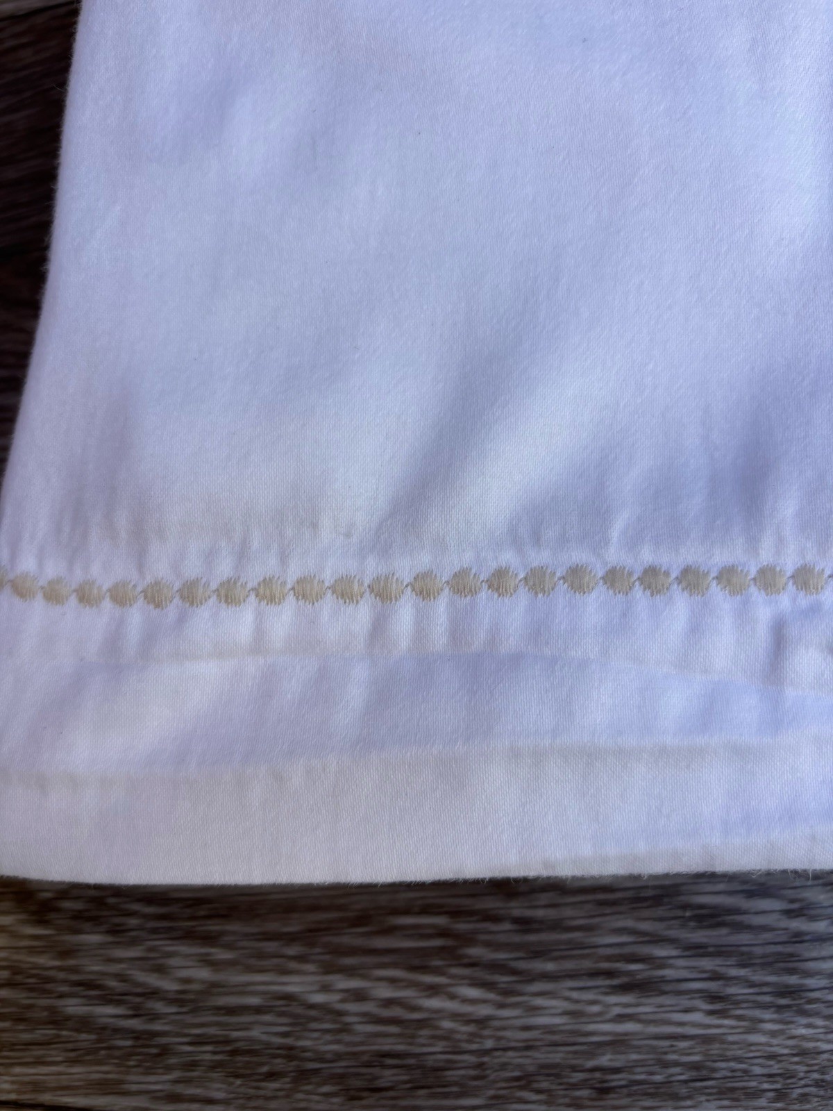 Simply Vera Queen Flat Sheet Simple Dot Cotton Sateen White gallery