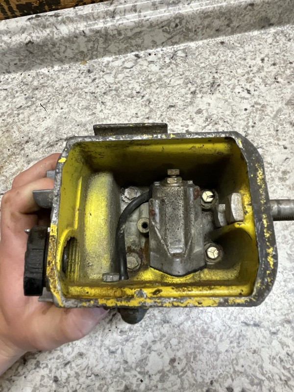 OEM Vintage McCulloch Chainsaw Engine, Untested, Unknown Model, Spins Freely gallery