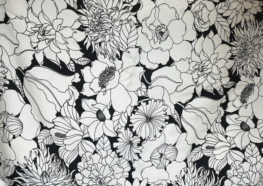 Round 70" Mod Tablecloth Black White Monochrome Floral w/ Fringed Trim Handmade