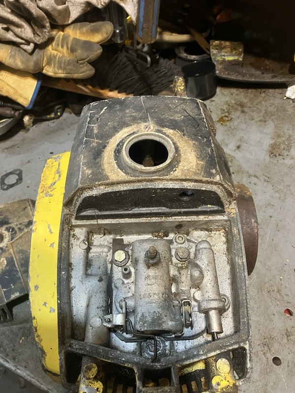 McCulloch MAC 5-10G? 2-10G Engine Turns Fine Carburetor Looks Good gallery