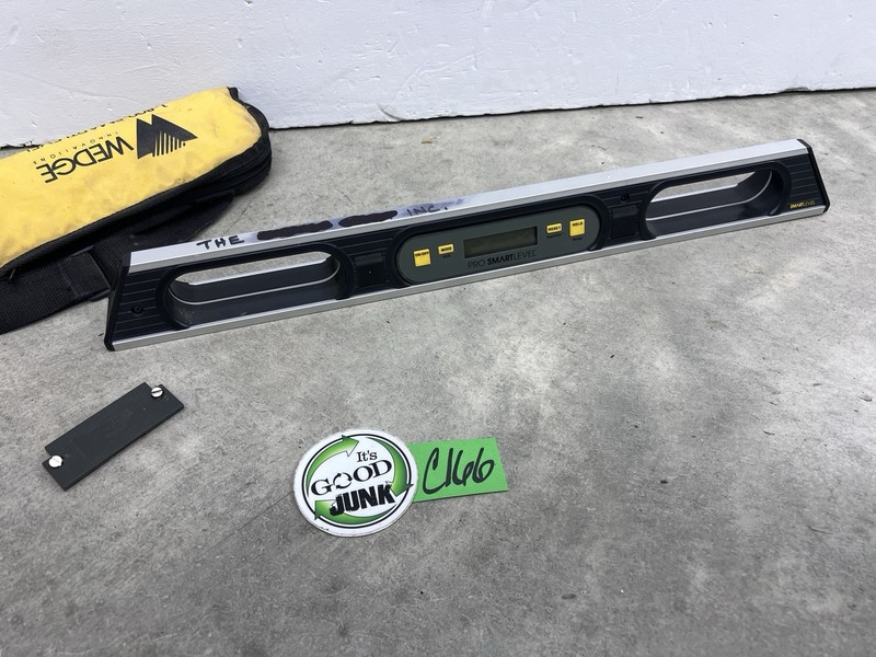 Wedge Smart Level” Digital Pro W/ Soft Carry Case gallery