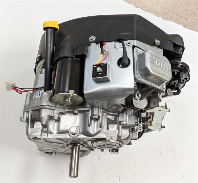 Briggs & Stratton 20 HP Intek 656cc 1" x 3-5/32" 9 amp Engine #40N777-0027 gallery