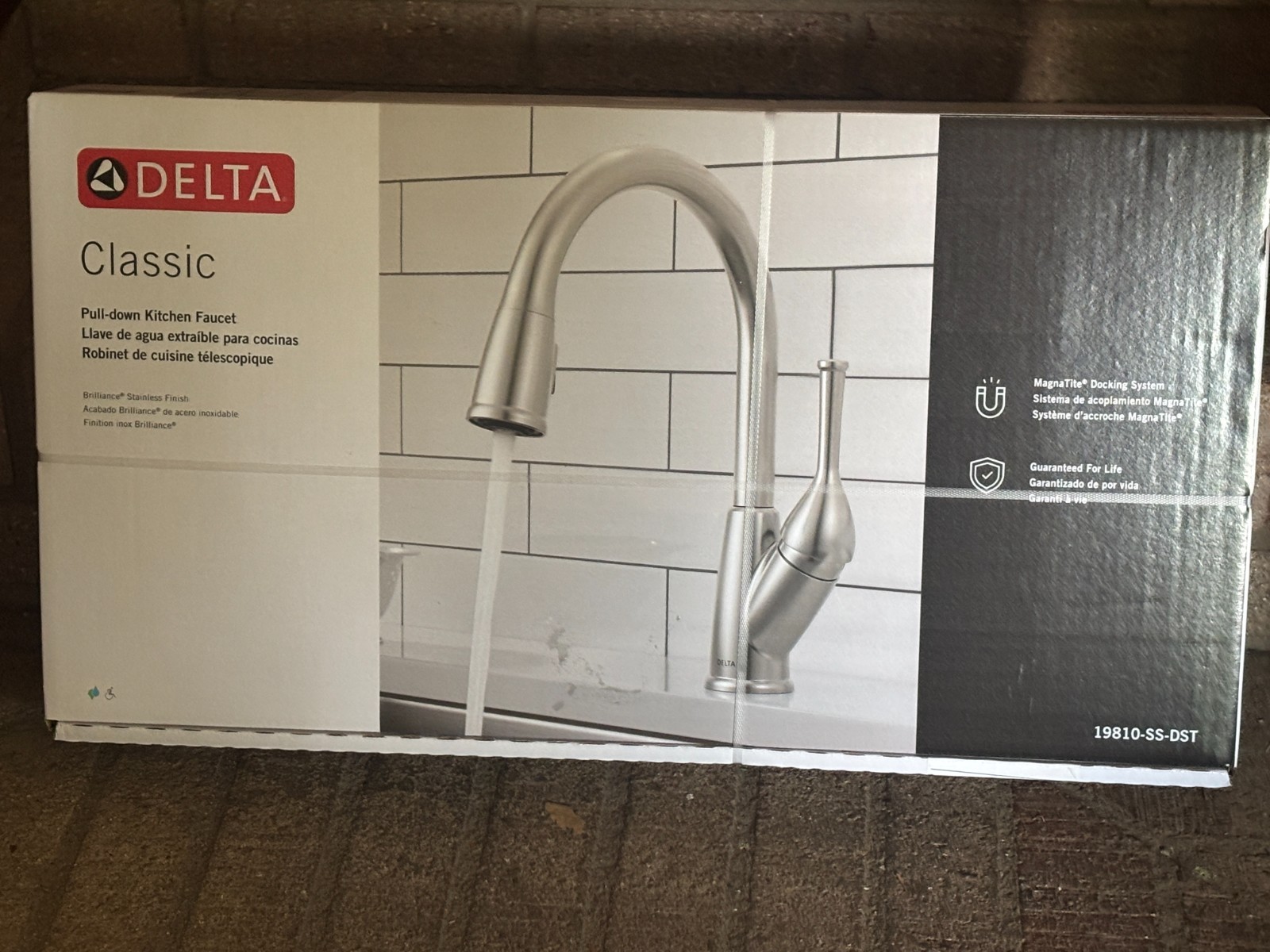 Delta Classic 1-Handle Pull-Down Kitchen Faucet Stainless 19810-SS DST gallery