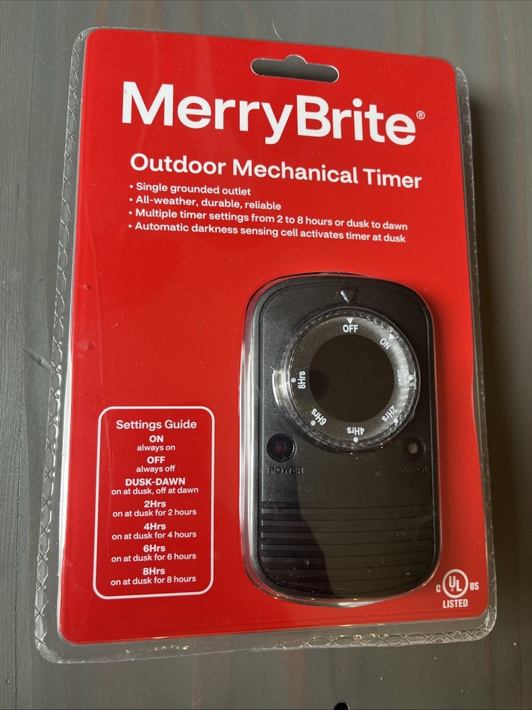 Merry Brite Outdoor Mechanical Timer 2-8 hours or Dusk - Dawn, Single Outlet NEW