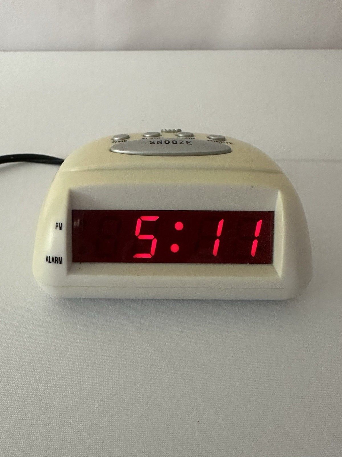 Advance Alarm Clock Model 3139 with Battery Backup 9v - AC120v/60hz 5-Watts gallery