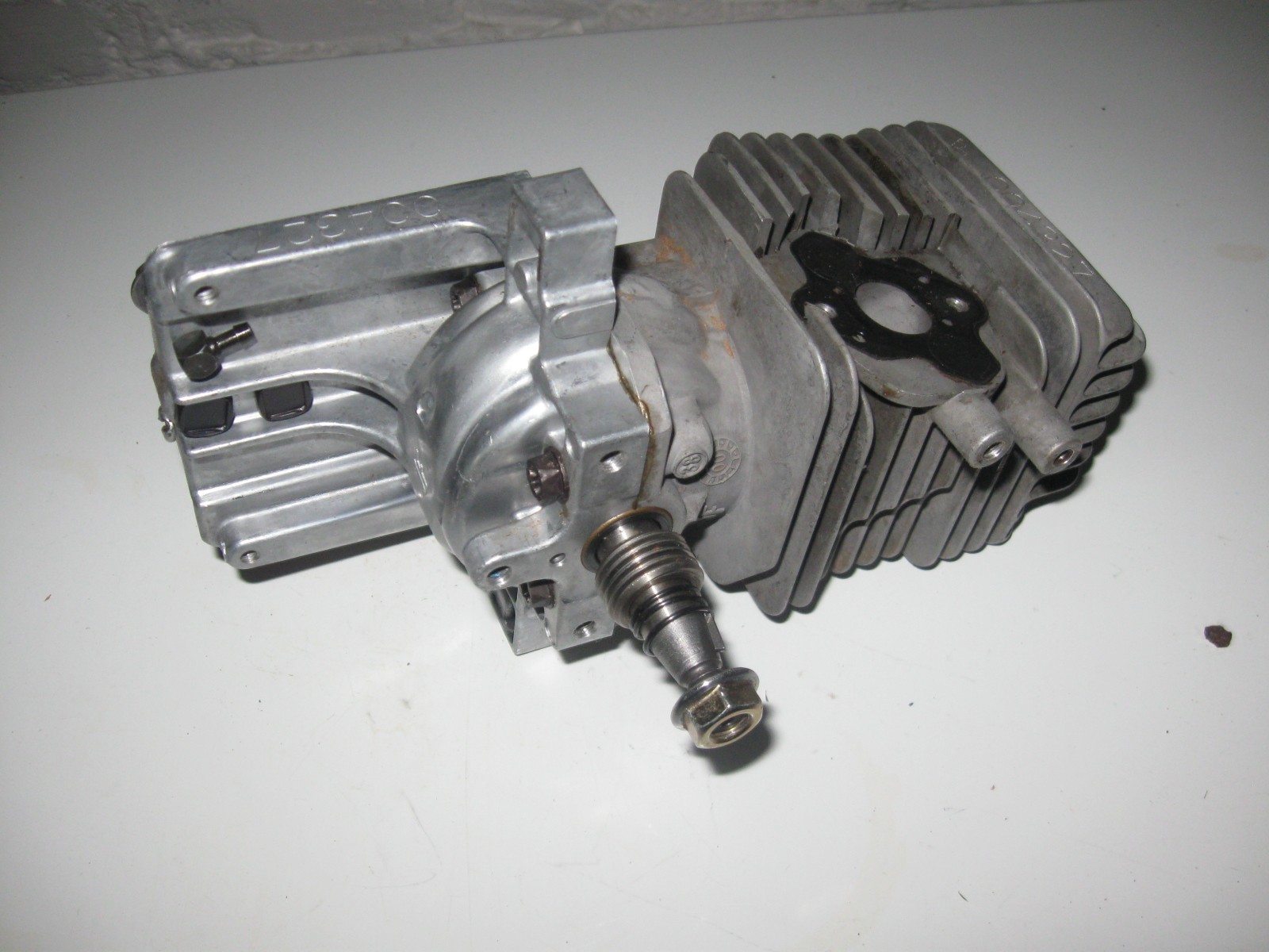 McCulloch MS1432 Chainsaw Basic Engine. 32CC. 3200 Series...................m16 gallery
