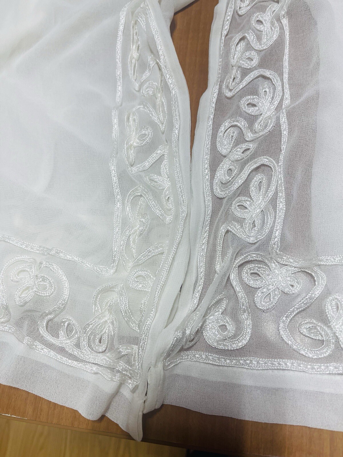 CROSCILL DISTINCTION EMBROIDERED SCROLL LINEN/CREAM (1) SCARF VALANCE 41X216 gallery