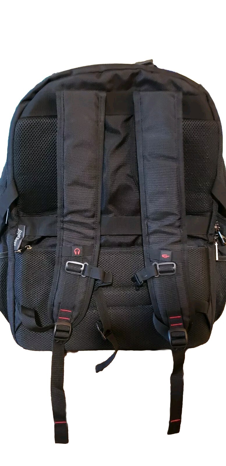 Backpack with USB Plug To Power Phone With Solar Panel 2