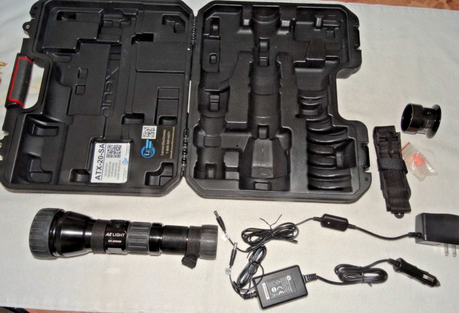 AE Light Xenide AEX20 20W HID Flashlight 1200 Lumens W/Case/2-Chargers gallery