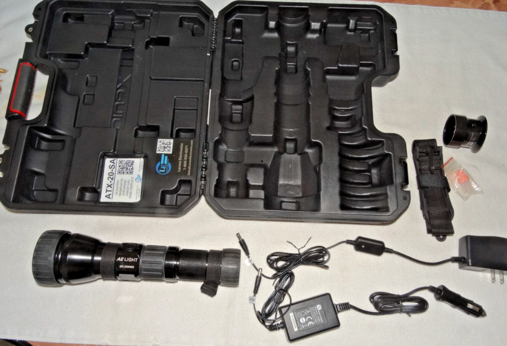 AE Light Xenide AEX20 20W HID Flashlight 1200 Lumens W/Case/2-Chargers