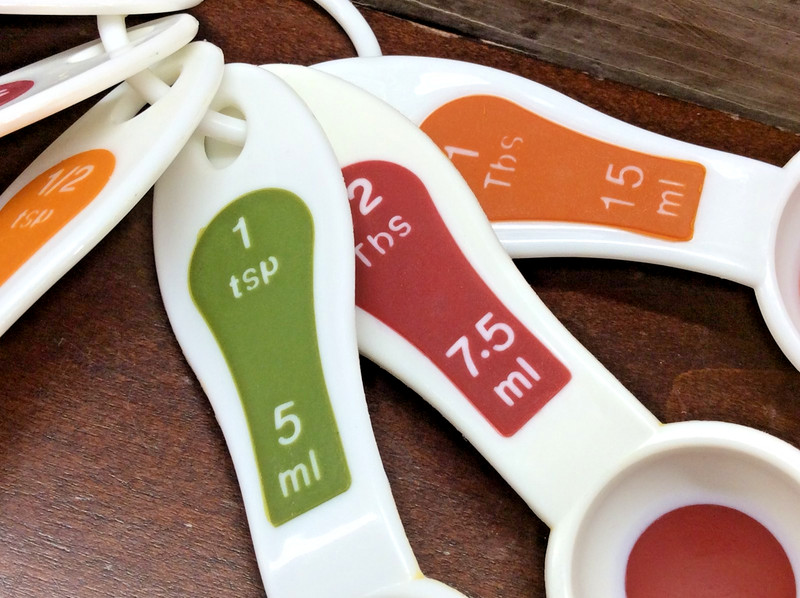 Measuring Spoons Plastic Color Coded 6 Pcs: 1/8, 1/4, 1/2 & 1 Tspn, 1/2 & 1 Tbsp gallery
