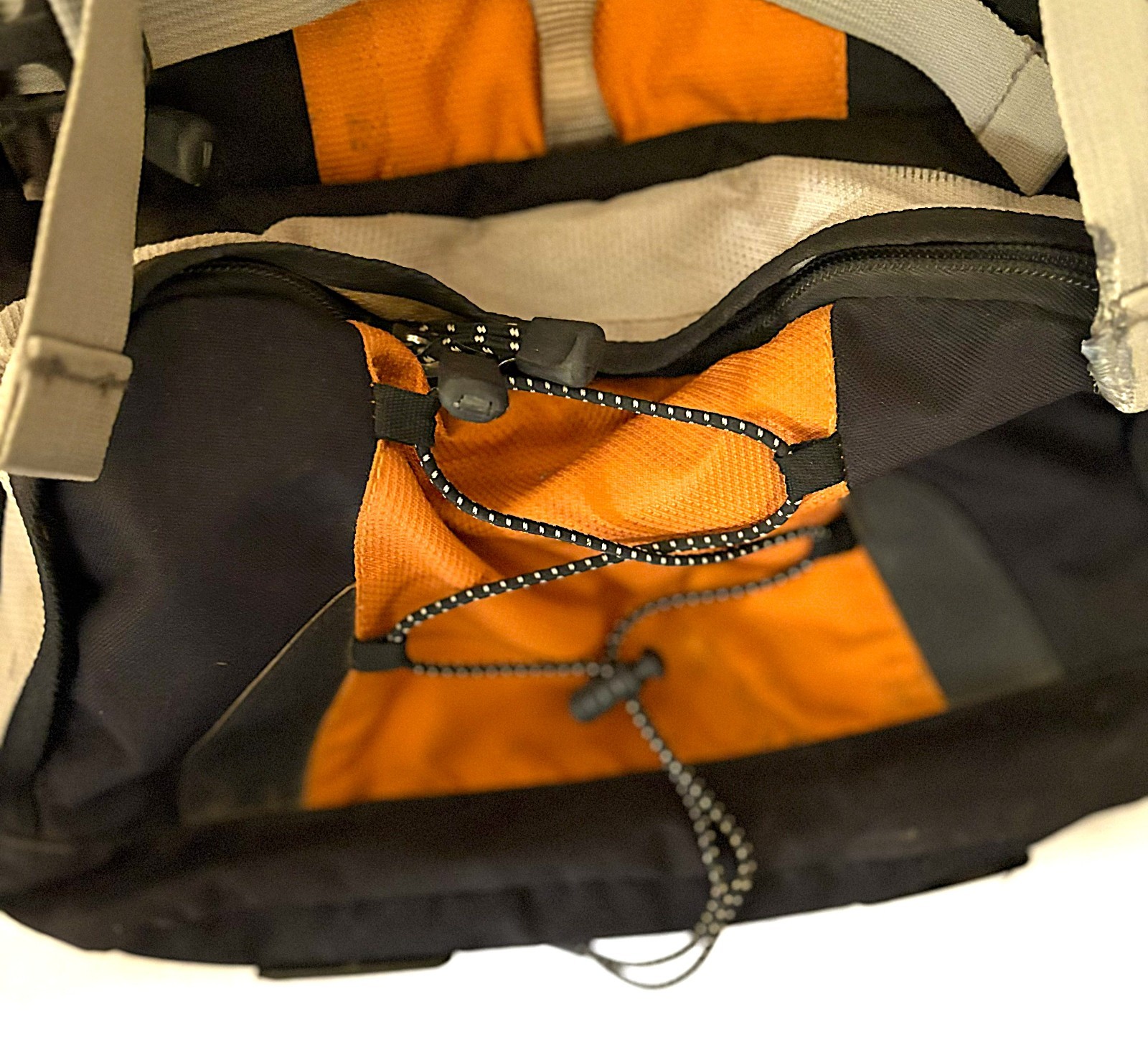 SWISSGEAR brand back pack   orange black 4