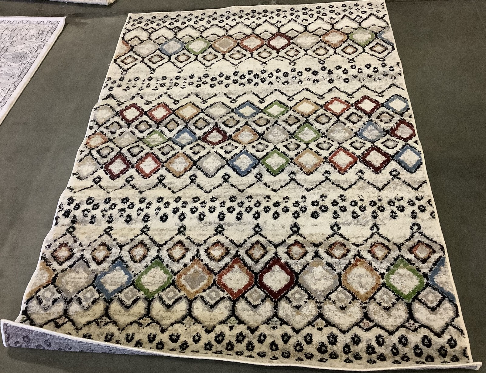 IVORY / MULTI 4'-0" x 6'-0" Flaw in Rug, Reduced Price 1172670462 AMS108K-4 gallery