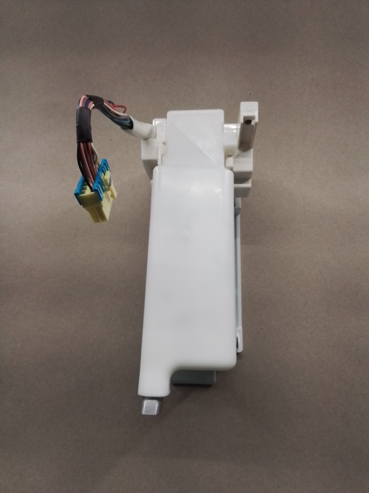 Samsung Fridge Ice Maker PN: DA97-18859A gallery