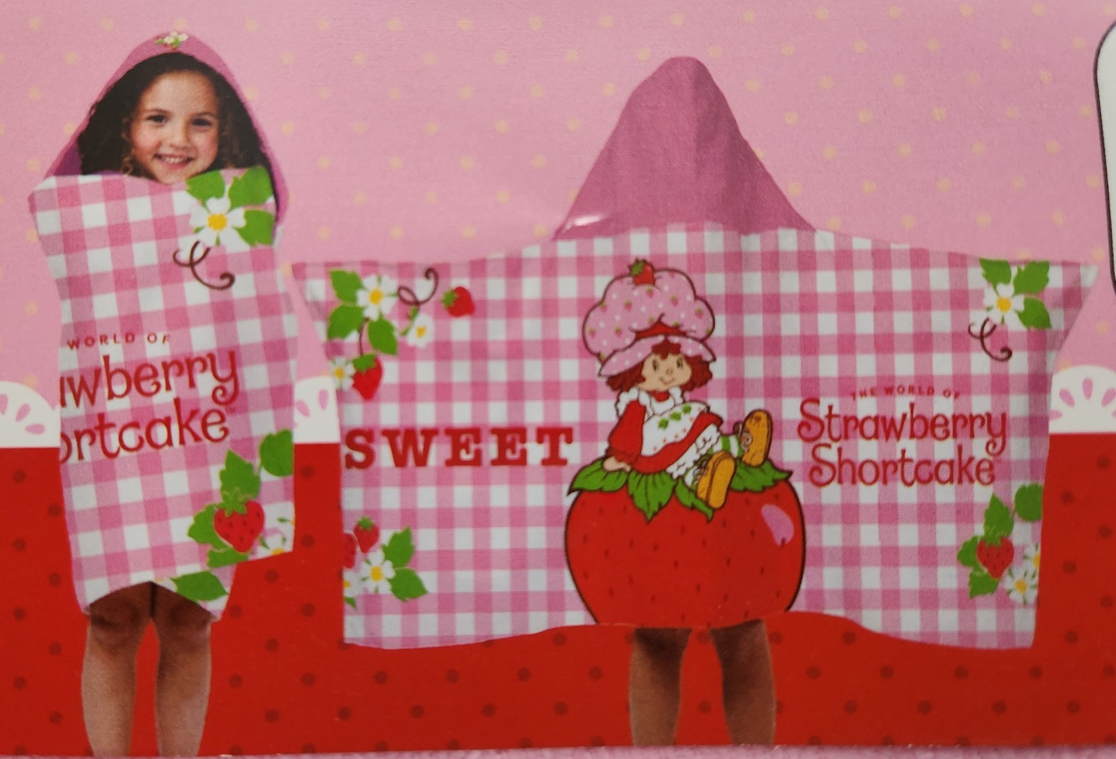 NWT STRAWBERRY SHORTCAKE 22"×51" HOODED 100% COTTON TOWEL gallery